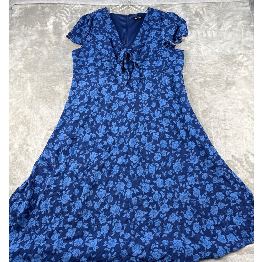 BCBG Paris Dress Womens XL Fit & Flare Blue Floral Tie Front EUC